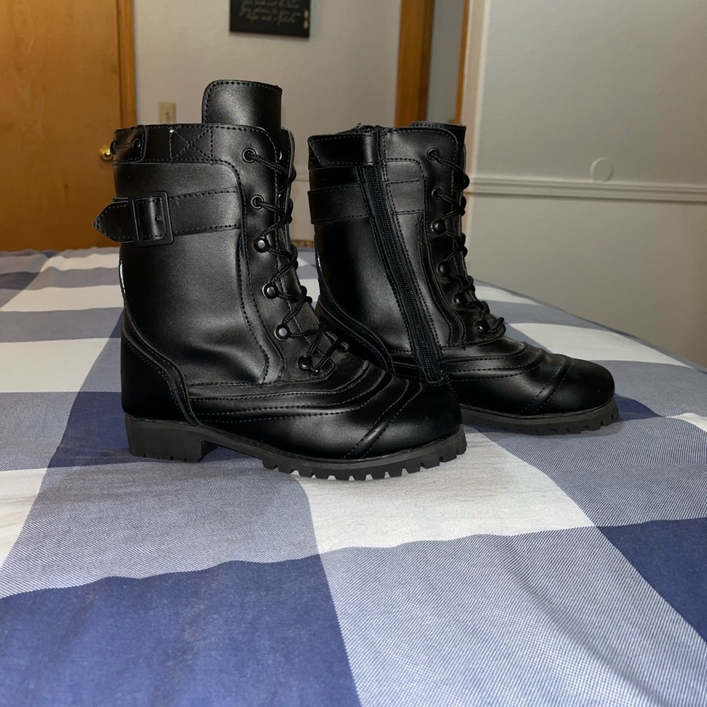 Joe Rocket Women’s Motorcycle Boot, Black leather lace-up combat boots